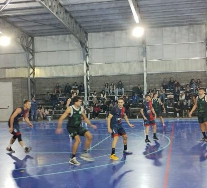 Villa Mitre tiene que ganar para seguir compitiendo