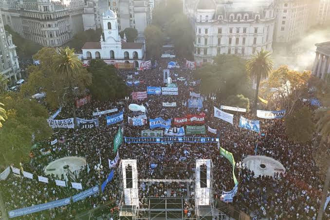 Docentes de la UNS rechazan el ofrecimiento y ratifican el paro