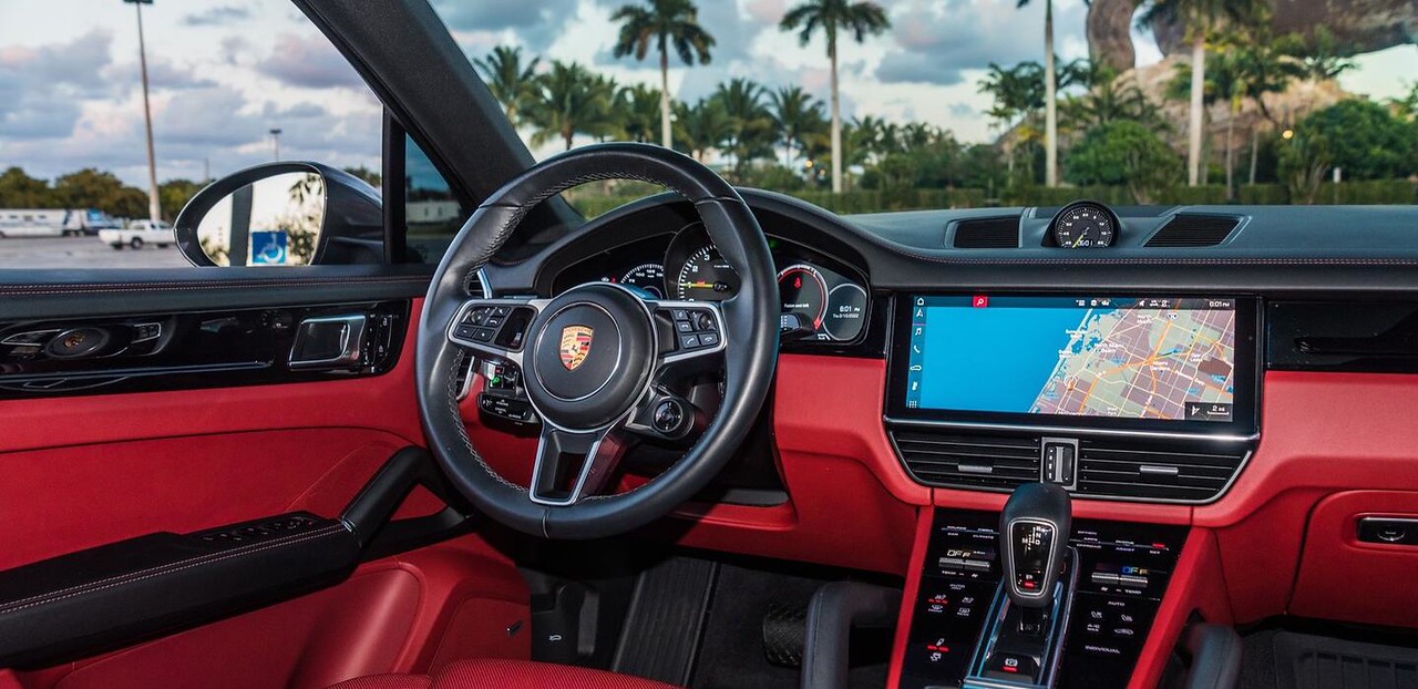 2020 Porsche Cayenne Hybrid, view 3