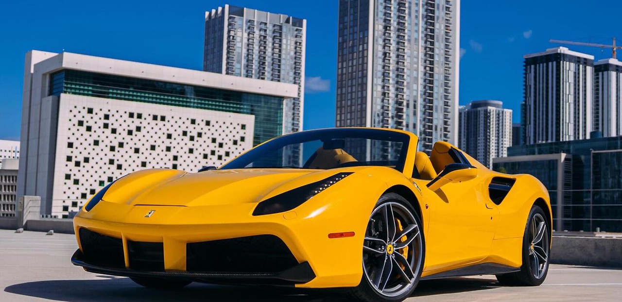 Ferrari 488 Spider, view 2