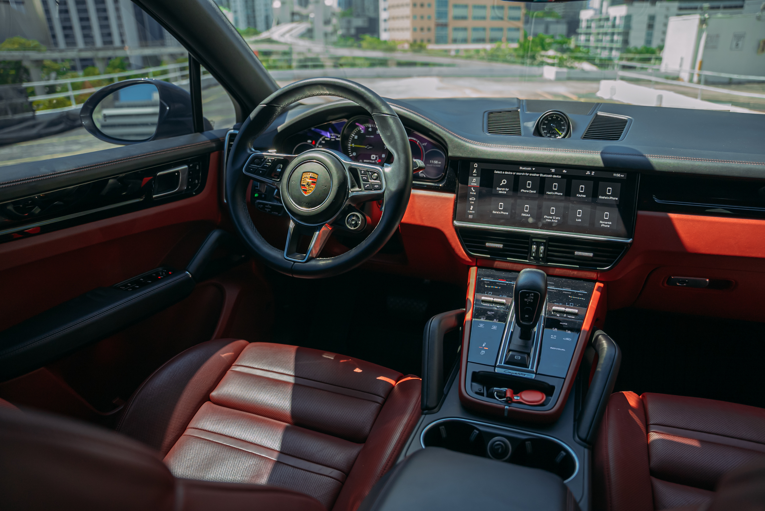 2020 Porsche Cayenne Hybrid, view 5