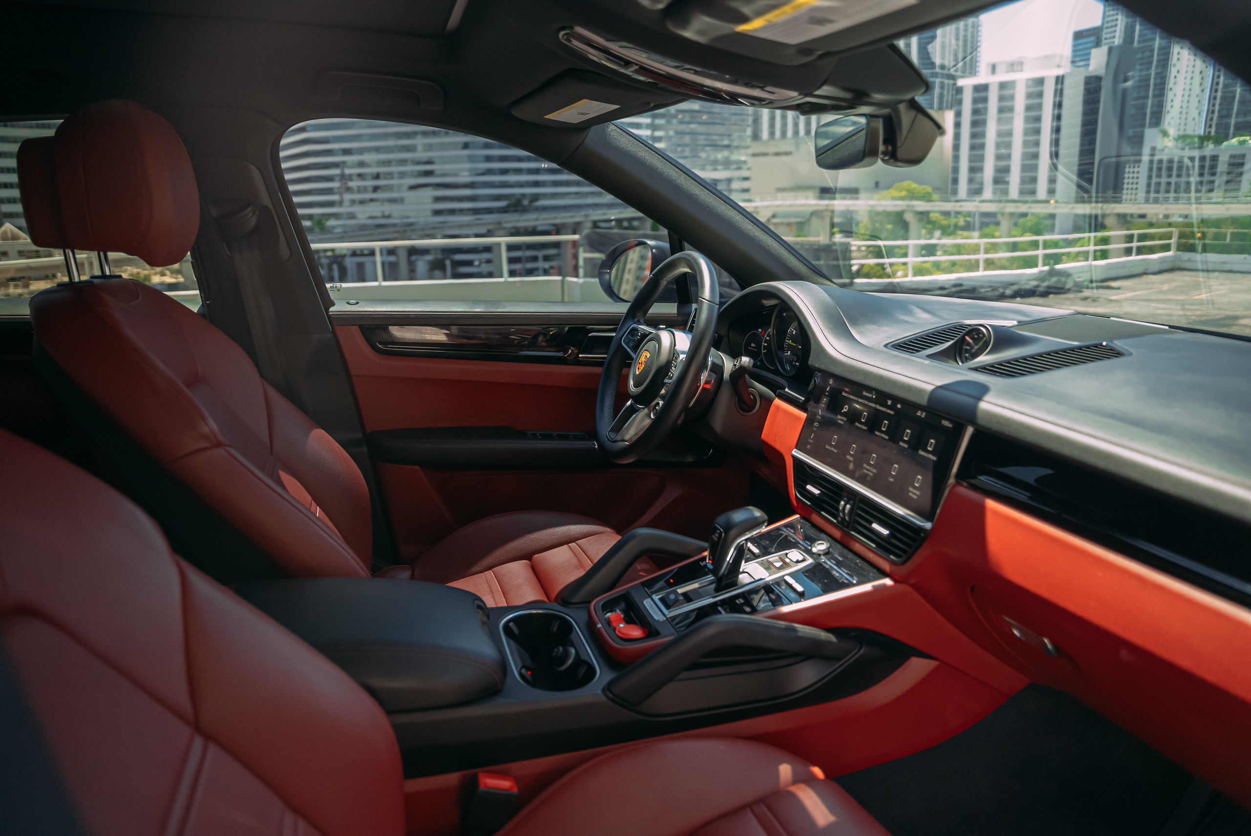 2020 Porsche Cayenne Hybrid, view 8