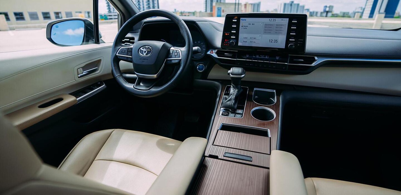 2021 Toyota Sienna, view 5