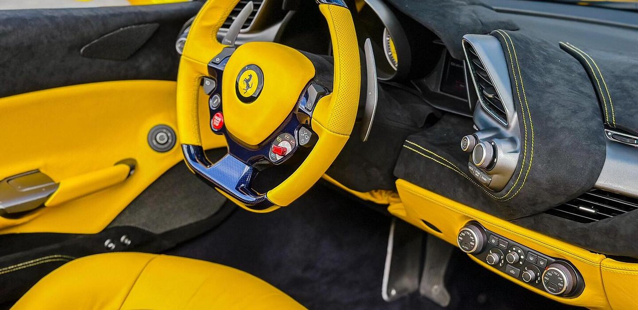 Ferrari 488 Spider, view 5