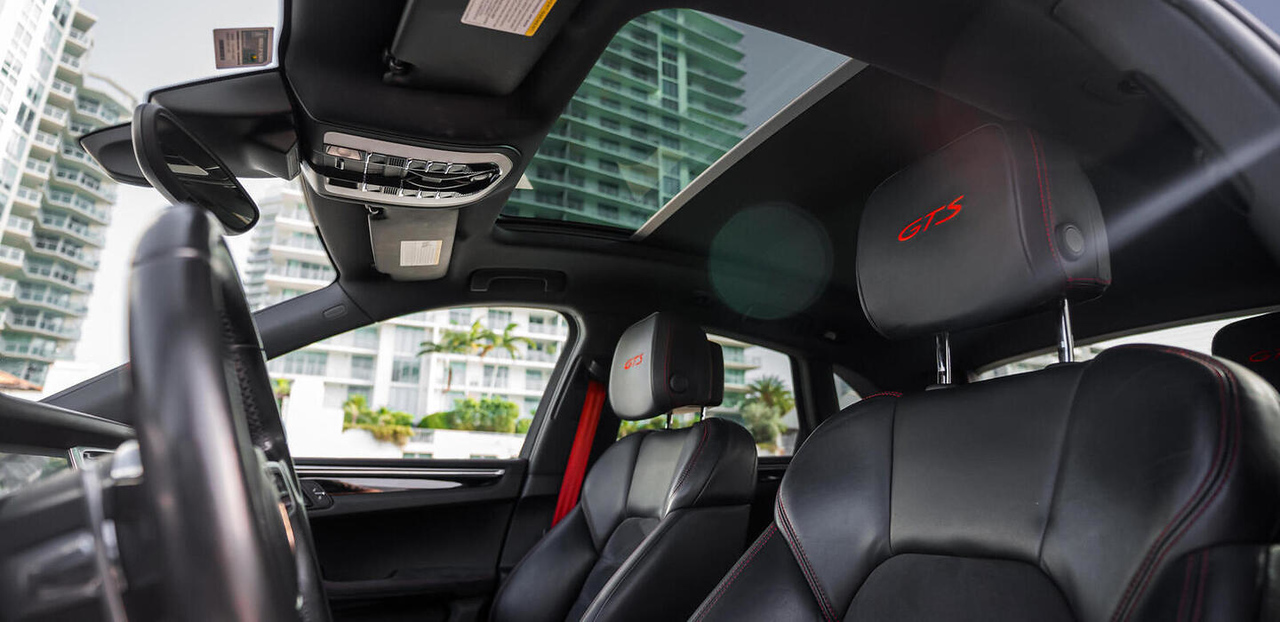 2017 Porsche Macan GTS, view 9