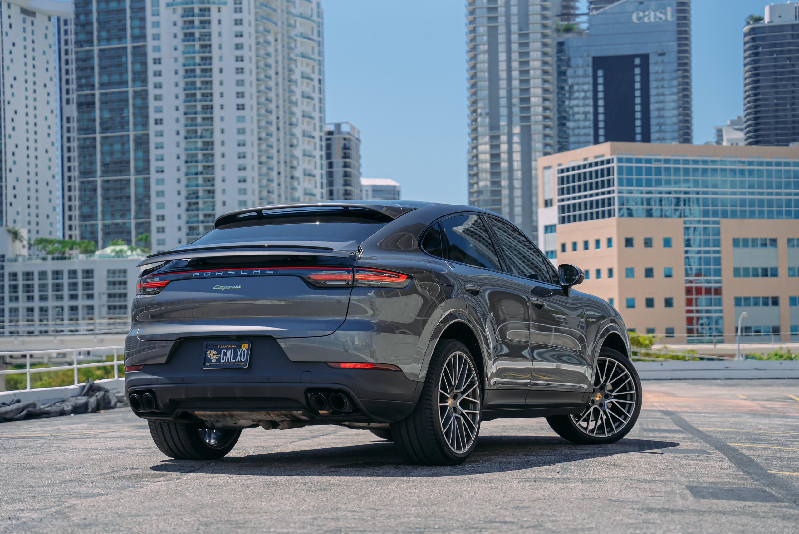2020 Porsche Cayenne Hybrid, view 12