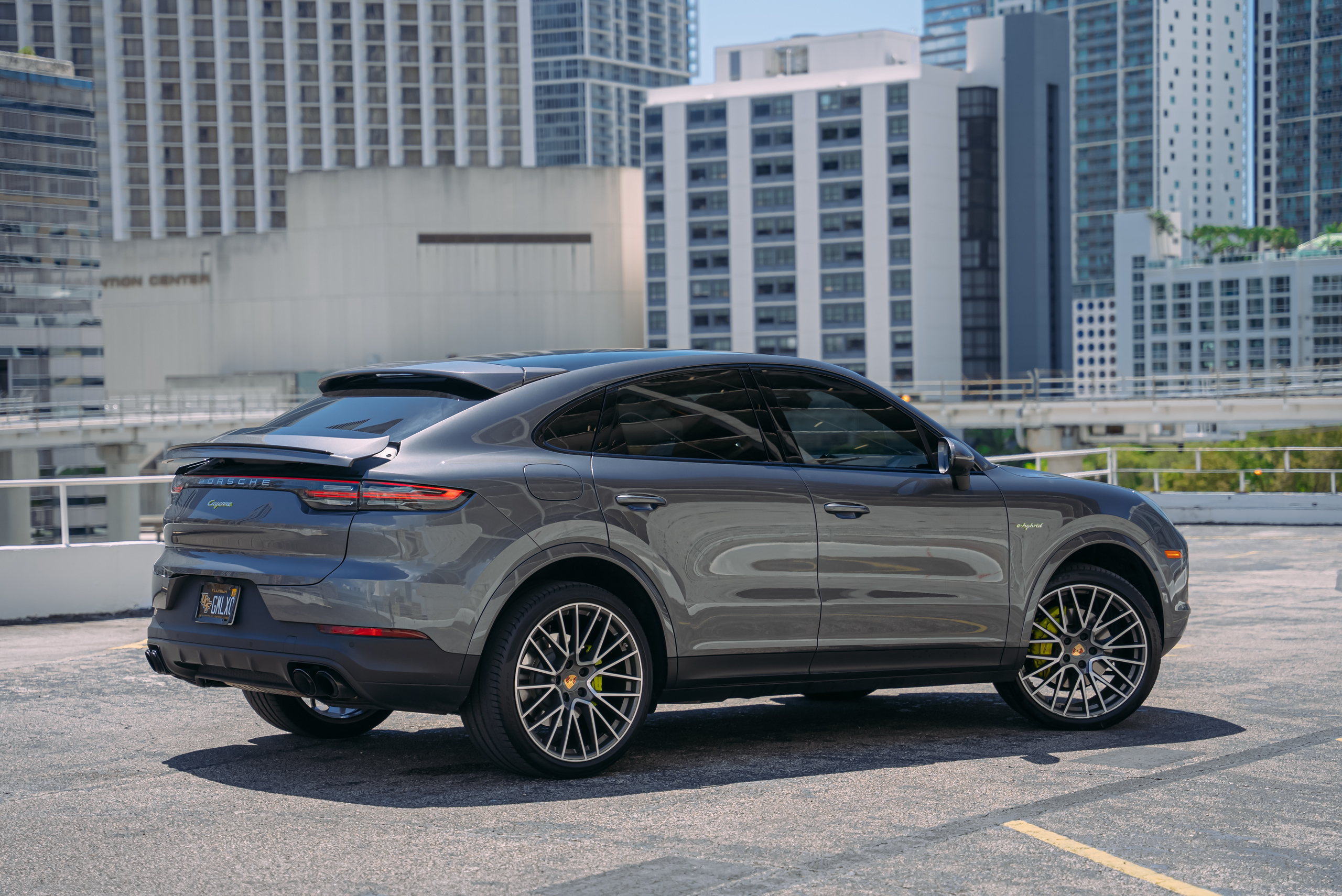 2020 Porsche Cayenne Hybrid, view 13