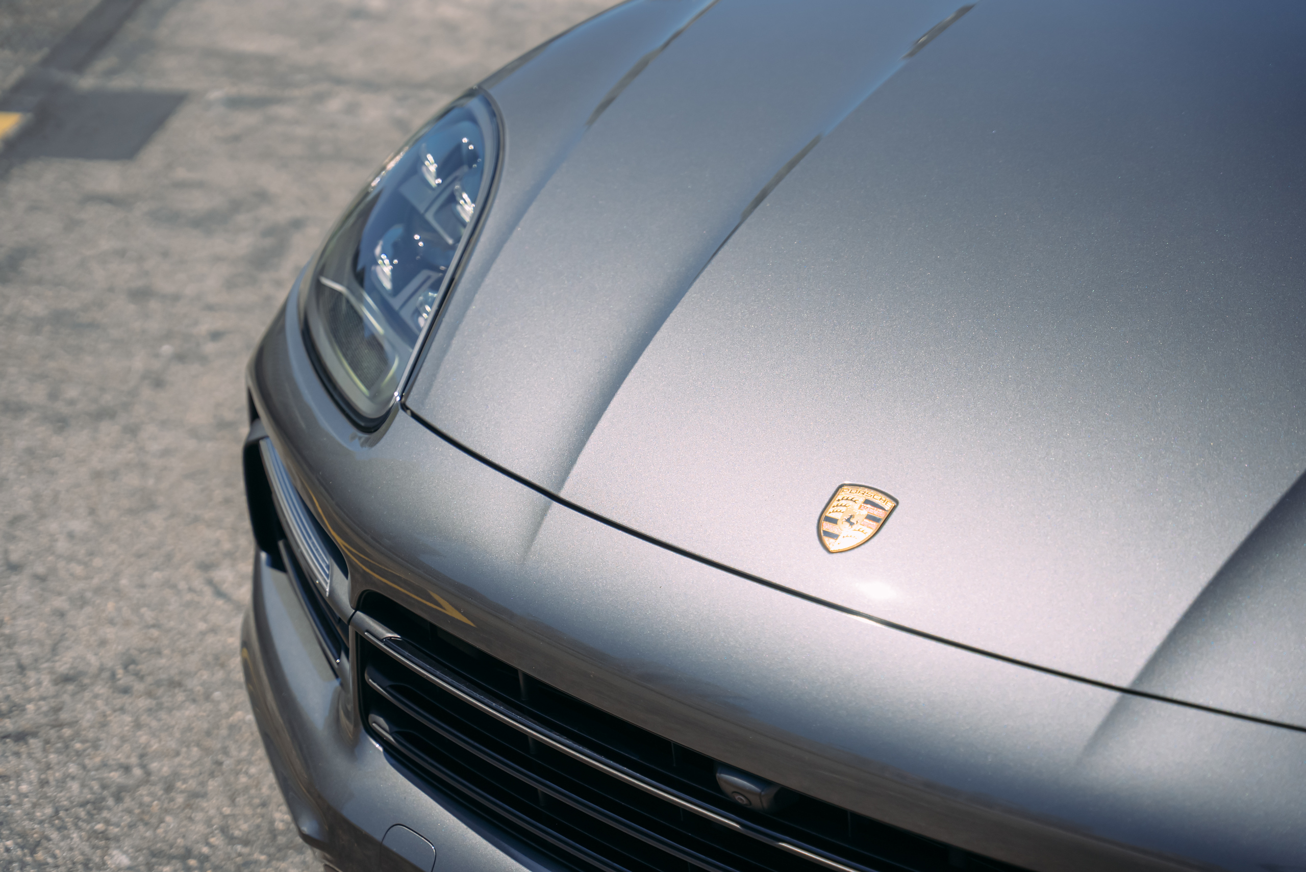 2020 Porsche Cayenne Hybrid, view 14