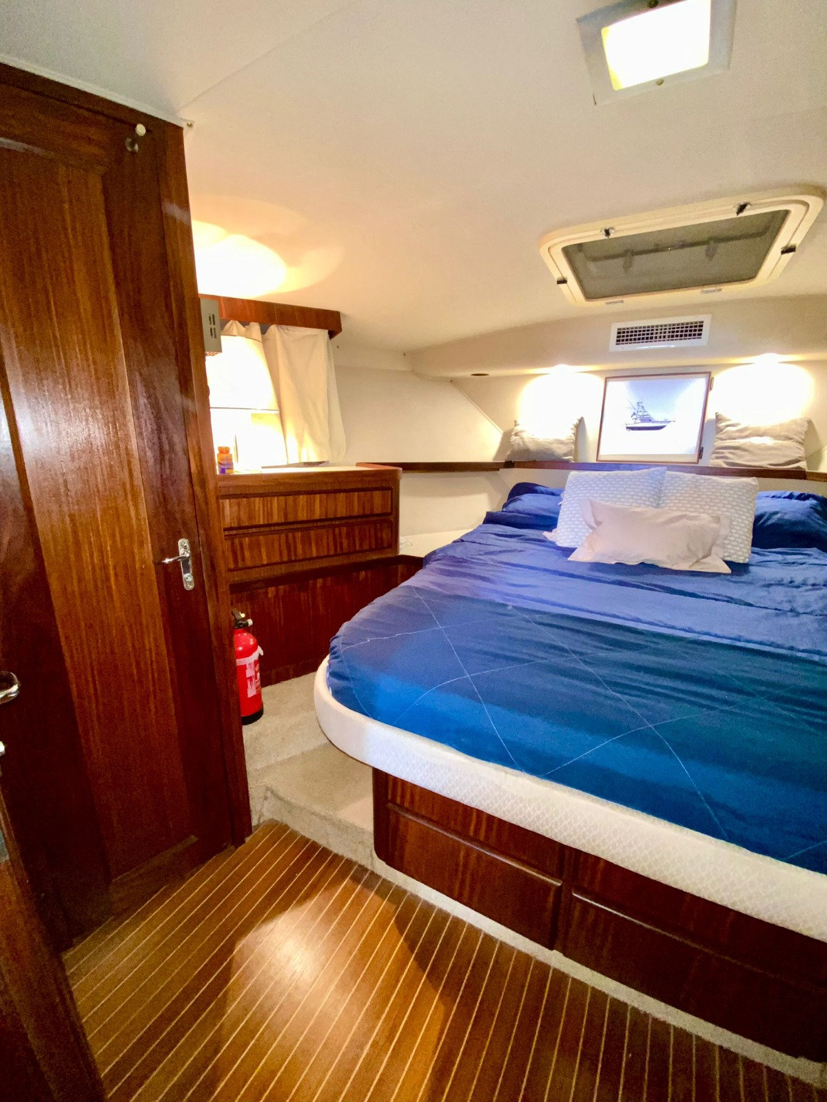 Hatteras 41 Convertible · 1990 for sale in Liguria & Genoa — photo 4