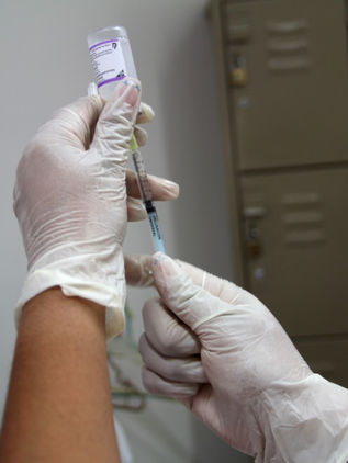 Vacunación, herramienta para prevenir resistencia a los antimicrobianos