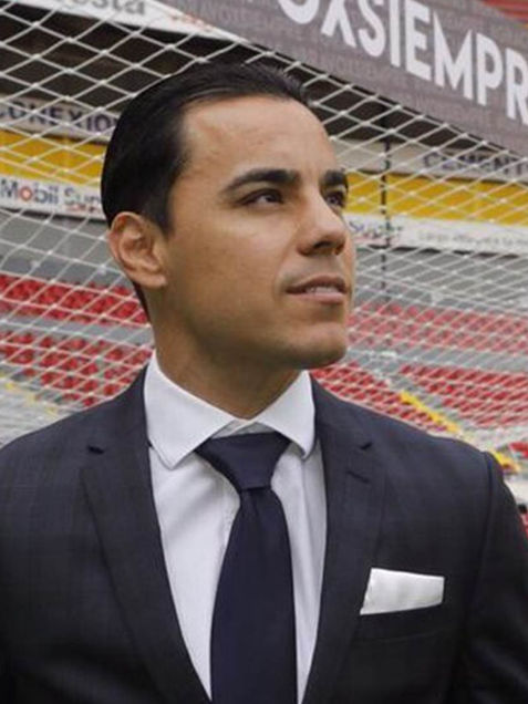 Se retira oficialmente Omar Bravo