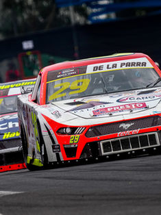 De la Parra sigue líder