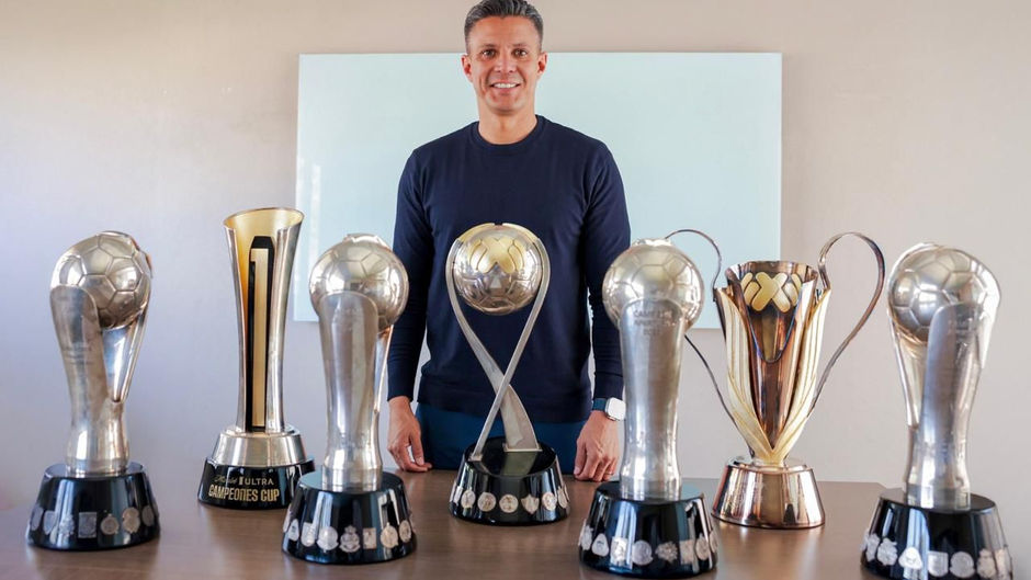 Anuncian salida de directivo