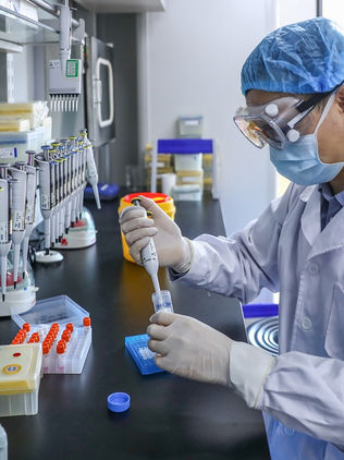 Inician pruebas en humanos de vacuna contra COVID-19 en EU