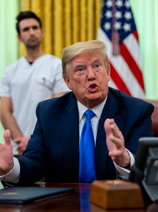 Trump: COVID-19 es un ataque de China peor que Pearl Harbor y 11S