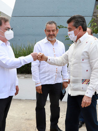 Asiste Rutilio Escandón al Cuarto Informe de Actividades de la Rectoría de la Unach