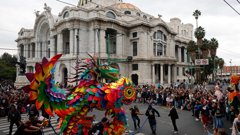 Los Alebrijes Monumentales inundan de fantasía, tradición y color las calles de la Ciudad de México