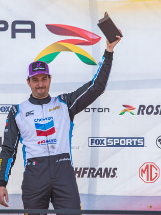 Arellano rescata la carrera