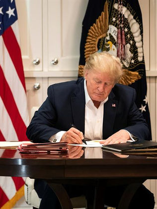Trump asegura estar bien, mientras rondan las dudas sobre su salud