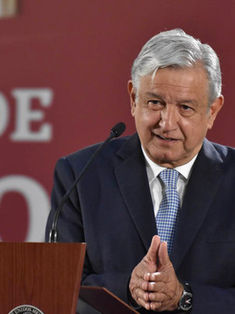 Condena AMLO protestas con acciones violentas
