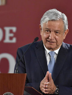 Condena AMLO protestas con acciones violentas