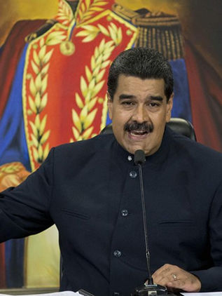 Maduro dice que “parirá” dinero para dar recursos a la aviación militar
