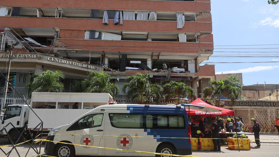 ¡Milagro en Venezuela! Rescatan con vida al vigilante Hernán Gil tras pasar ocho días bajo 140 toneladas de escombros