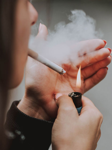 Tabaquismo podría ser mortal combinado con COVID-19: experto