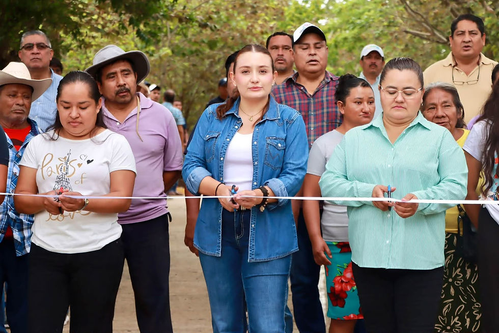 Valeria Rosales inaugura calle de concreto hidráulico en la comunidad El Porvenir