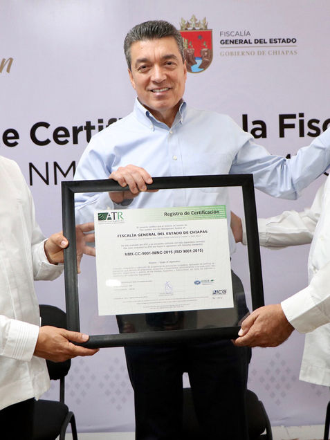 Entregan Certificación de la Norma ISO-9001:2015 a la Fiscalía General del Estado