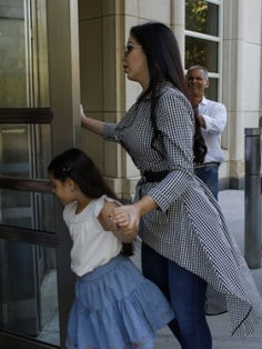 El Chapo recibe visita de sus hijas en corte de Nueva York