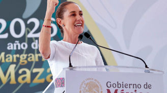 Claudia Sheinbaum vincula la libertad y la democracia con el bienestar social durante su gira por el sur del país