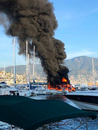 Se incendian embarcaciones en club de yates, en Acapulco