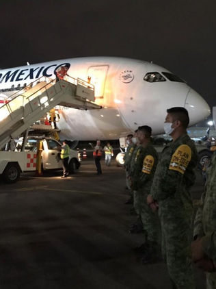 Arriba a México segundo cargamento con insumos médicos desde China