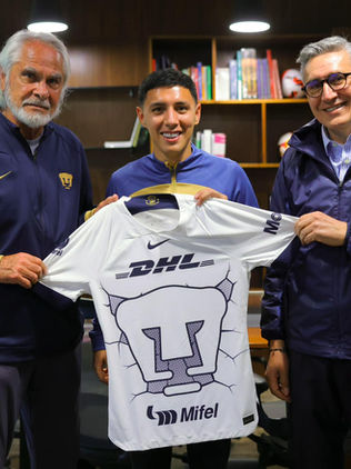 Ficha por Pumas UNAM