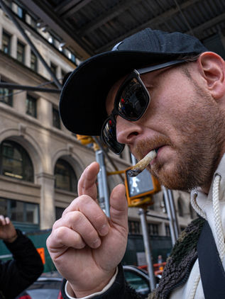 Abre la primera tienda legal de marihuana en Nueva York