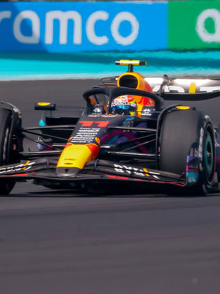 Verstappen comanda los ensayos