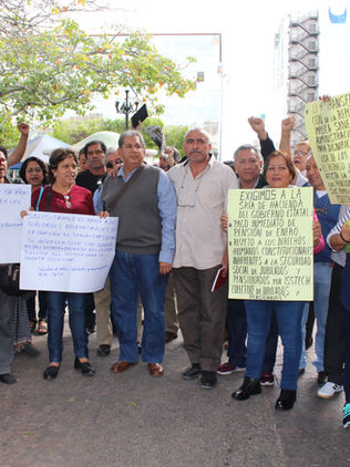 Inconformes exigen freno a las anomalías en ISSTECH, desde administraciones pasadas