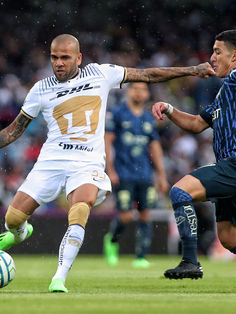 Piden dinero a Dani Alves
