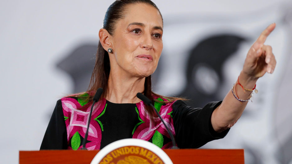 La presidenta del país descarta mala fe y atribuye fallas en el examen de la UNAM al uso de nuevas tecnologías