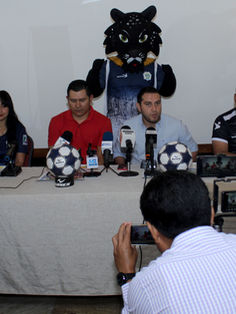 Presentan la Copa Jaguar