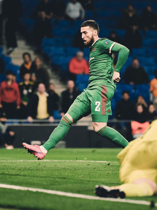 Wolverhampton avanza pese a la derrota