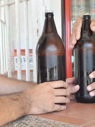 Identifican a personas que vendieron alcohol adulterado en Puebla