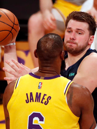 LeBron y Doncic, incontenibles