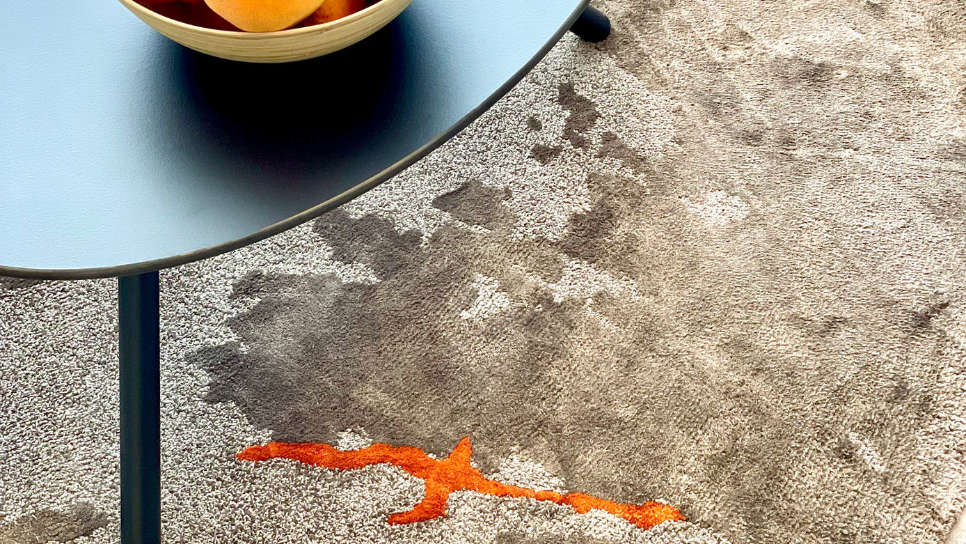 Koffietafel met fruitschaal op maatwerk vloerkleed