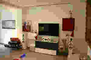 Fernseher-Leinwand-Lösung in Wohnzimmer