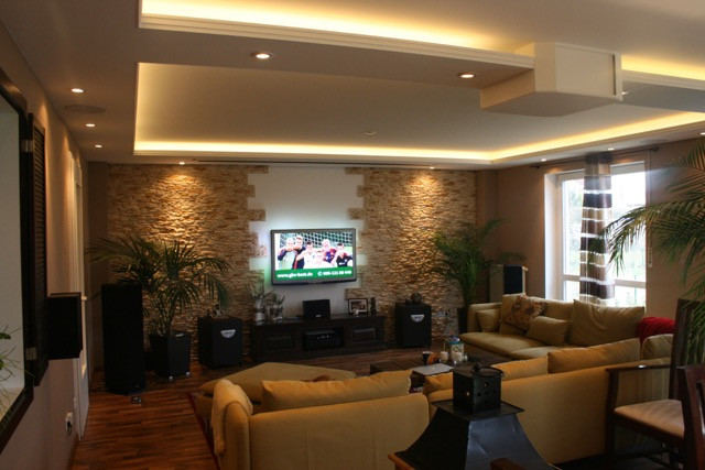 Kino zuhause im Wohnzimmer