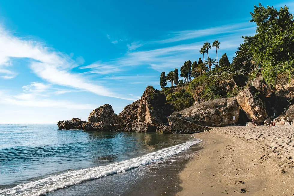 Playa Carabeo, Nerja