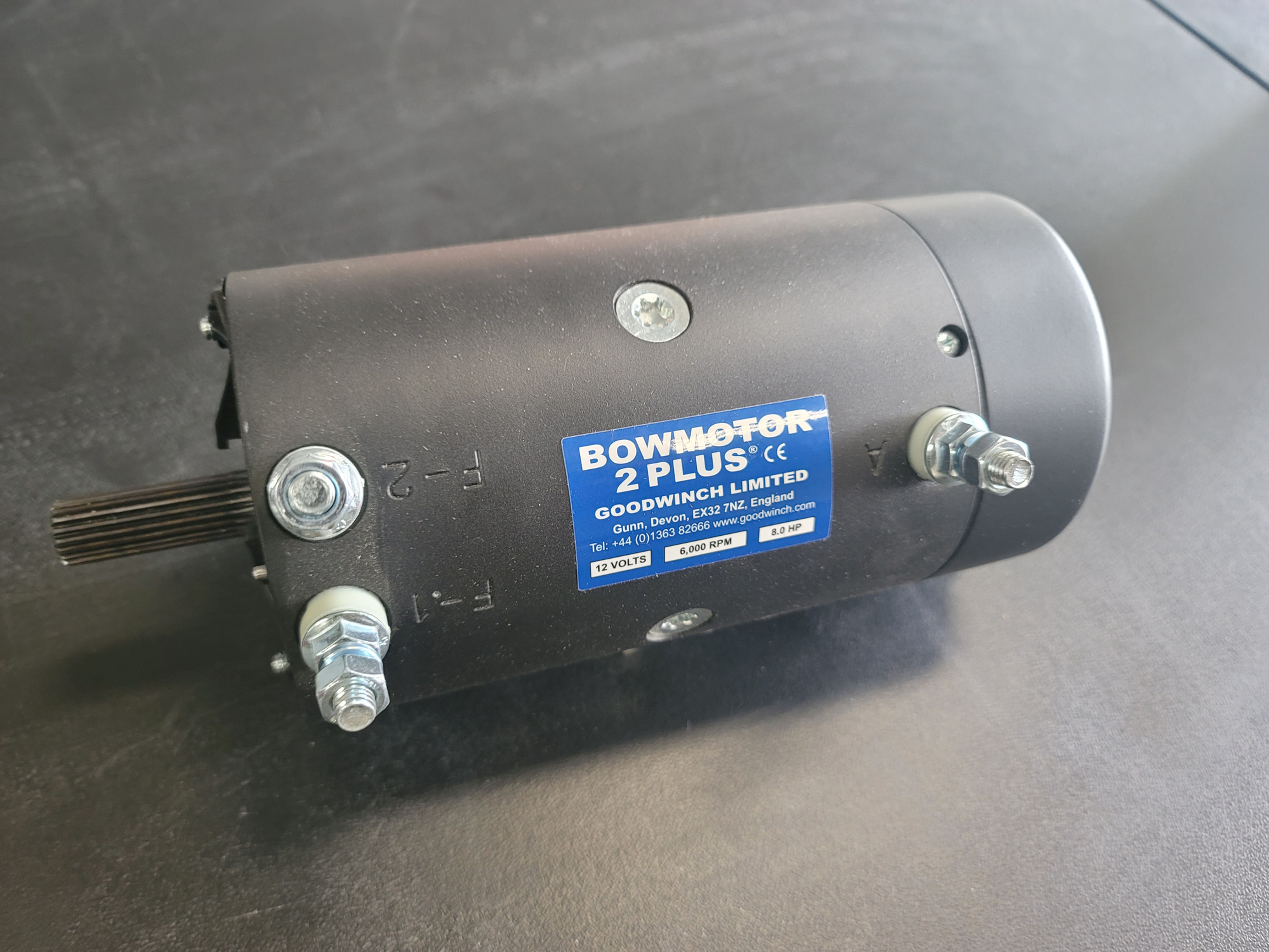 Bow 2+  8hp winch motor 12v