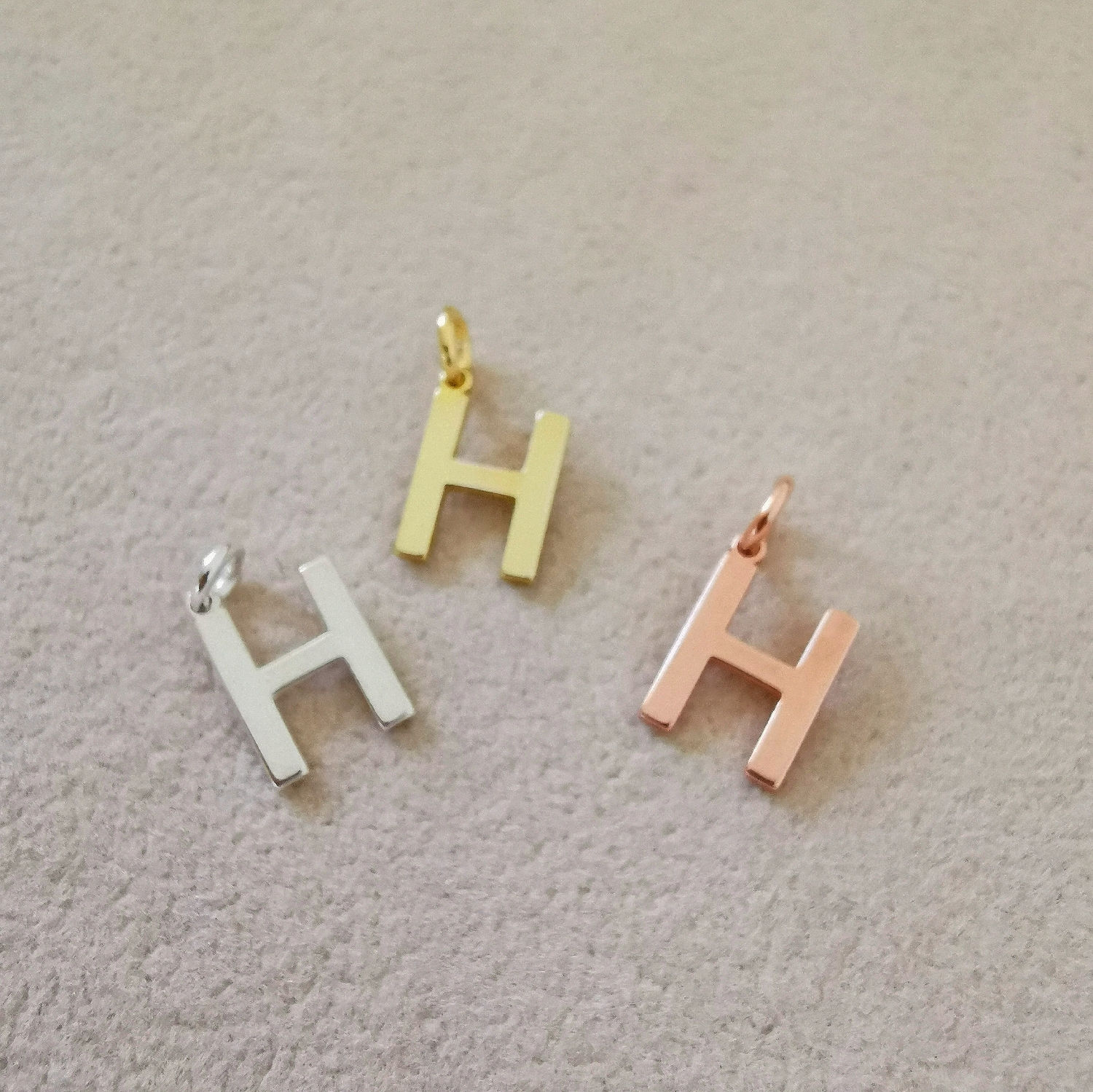 Ciondolo Lettera H